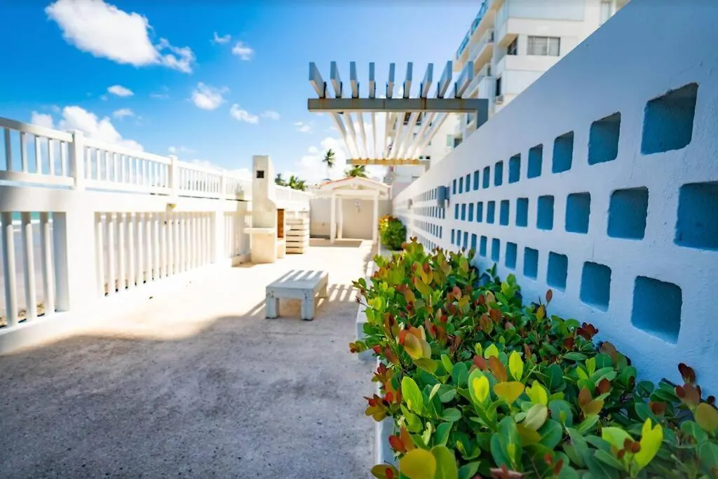 Modern Jewel Beachfront Isla Verde سان خوان بيت للعطل